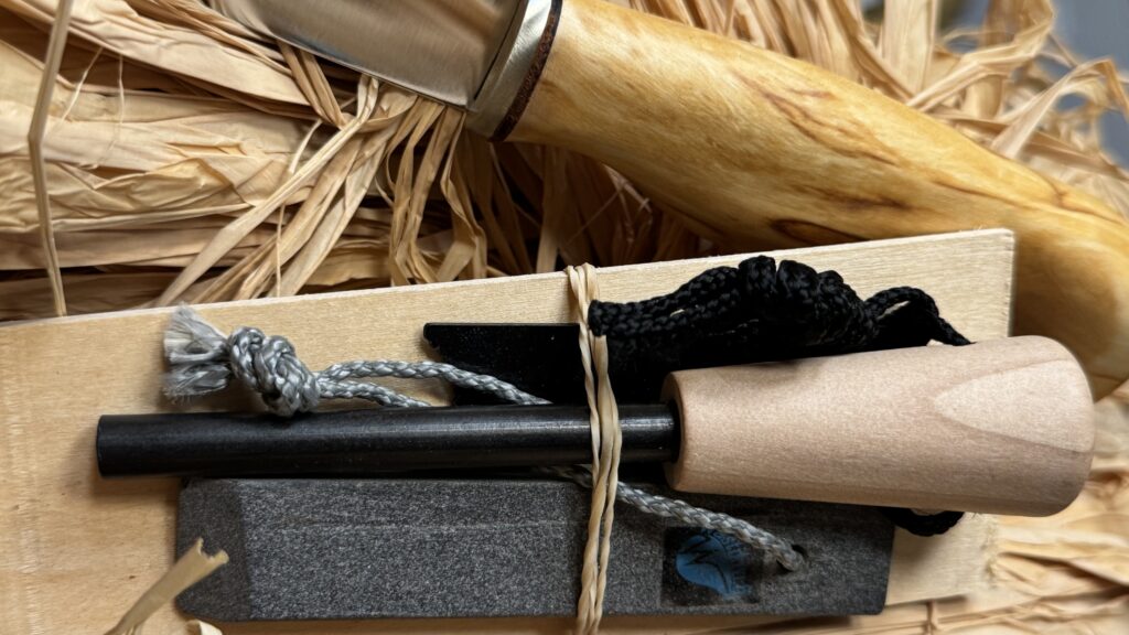 Wästikiven teroituskivi ja -puikko.